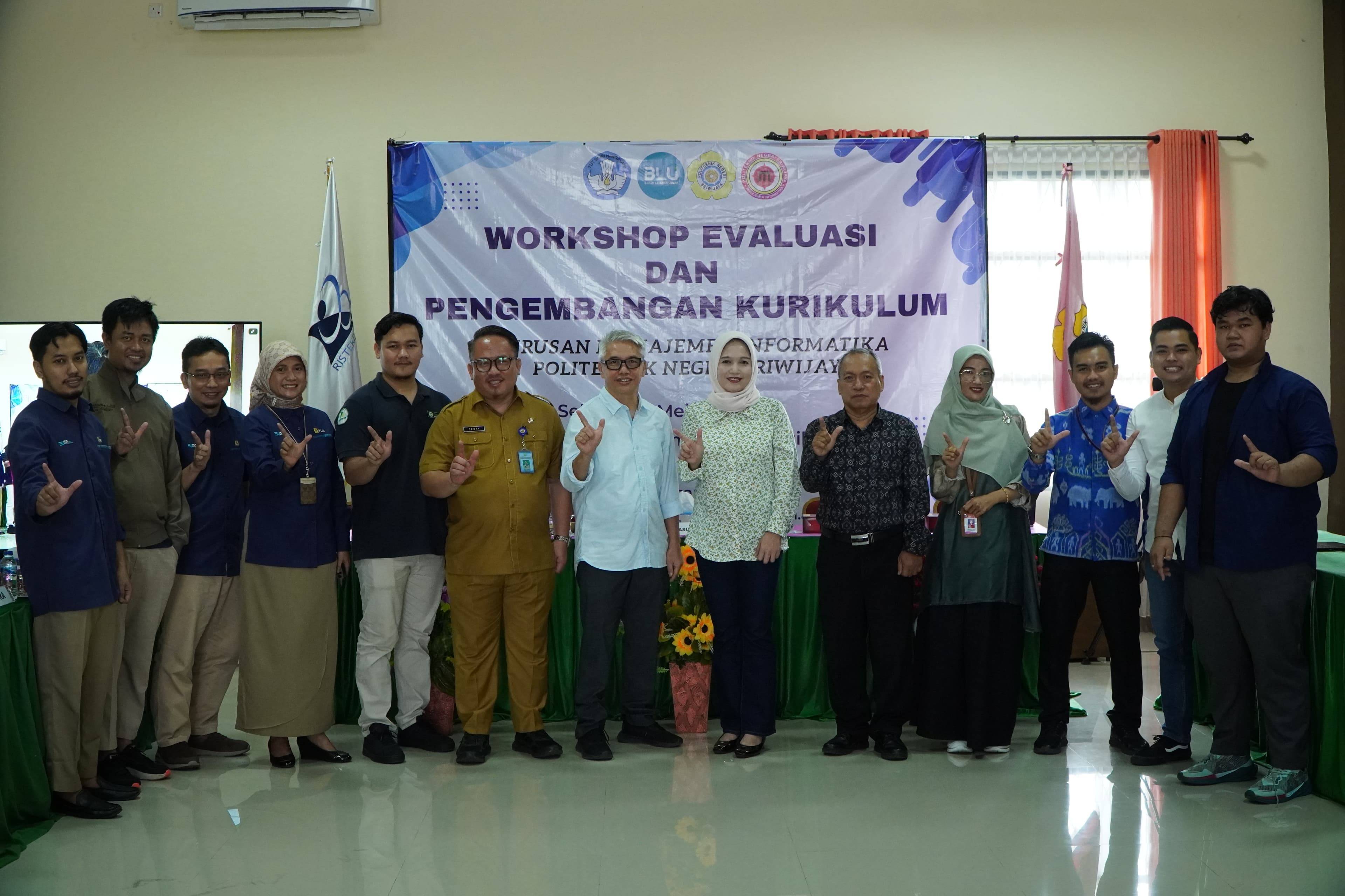 Rapat Pengembangan Kurikulum Jurusan Manajemen Informatika 6 Mei 2025